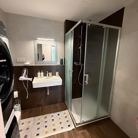 Apartment Skyluxe 25 Eurovea Tower