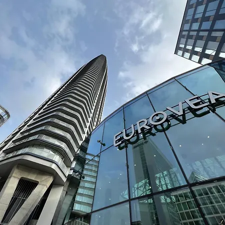 Skyluxe 25 Eurovea Tower Apartment *